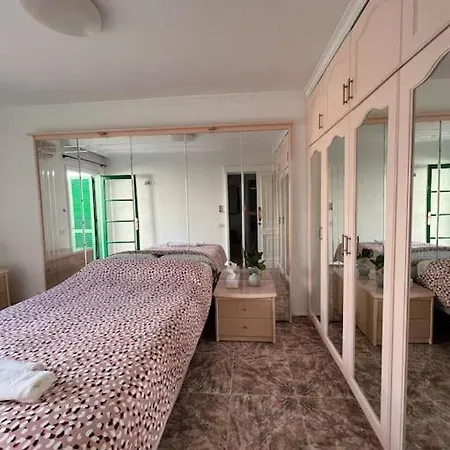 Spacious & Centrally-located Lägenhet Arona (Tenerife)