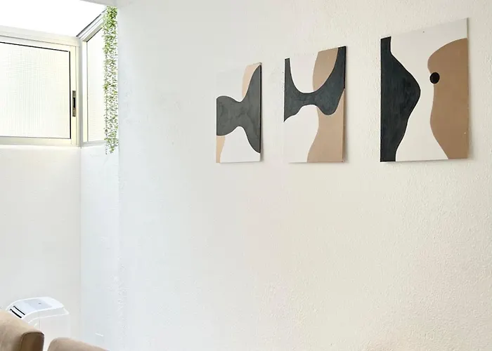 Daire Spacious & Centrally-located