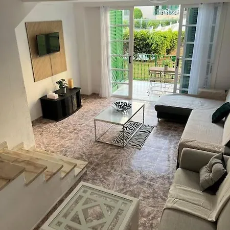 Spacious & Centrally-located * Arona